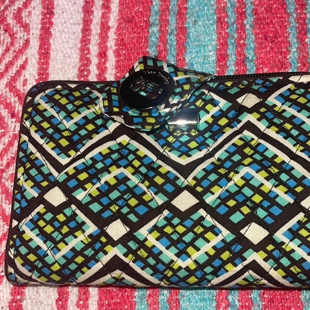 Vera Bradley Bifold Wallet Rain Forest pattern hardly used like new - Picture 5 of 10